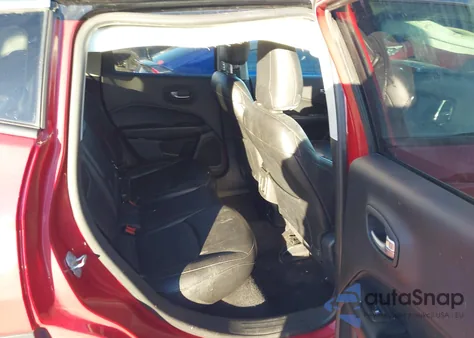 2019 Jeep Compass Limited 4X4 z USA, uszkodzony, nr VIN 3C4NJDCB7KT669699